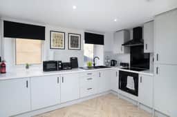 16A 1 Hall Place