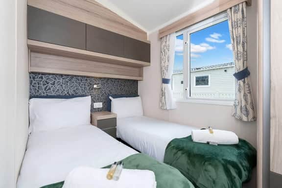 16 Roxburgh