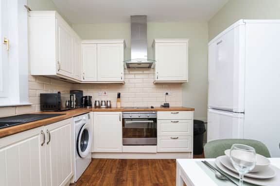 17 Oswald Ave
