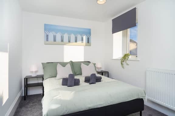 16A 1 Hall Place