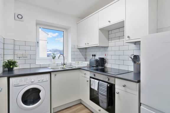 8E Grove Park